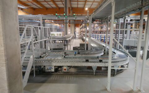 Manutention de bacs et cartons
